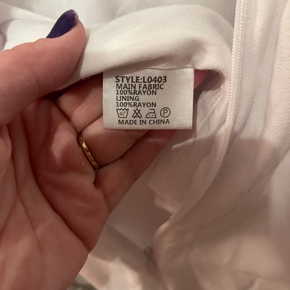 PRICE DROP⬇️⬇️⬇️Beautiful white blouse. Fully lined and exquisite - Picture 6 of 8